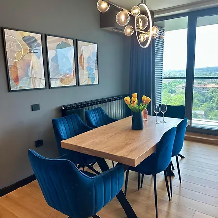 The Skyline Apartament *