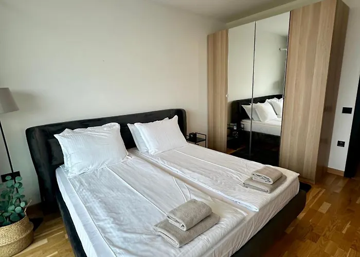 The Skyline アパート