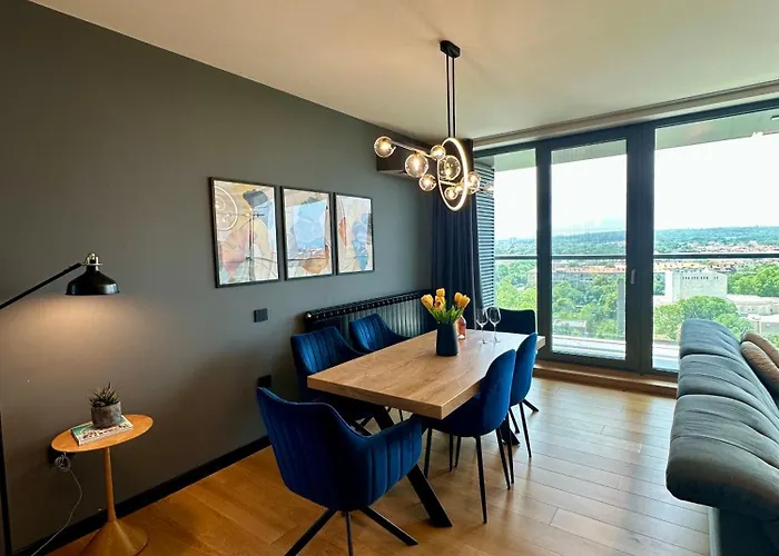 The Skyline アパート