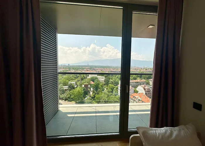 The Skyline アパート ソフィア