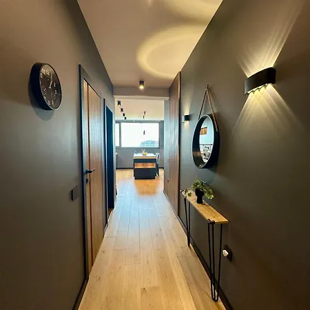 The Skyline 公寓 *